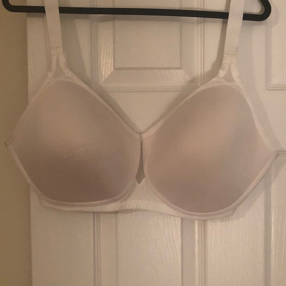 Catherine’s White Bra 40DDD (no underwire)
